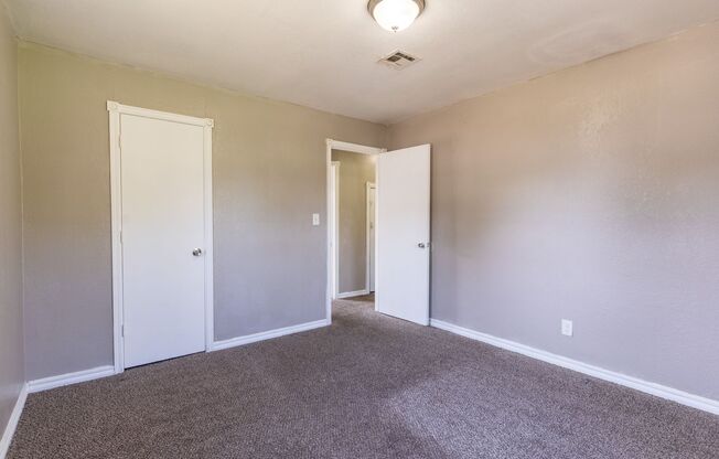 4 beds, 1 bath, $1,295