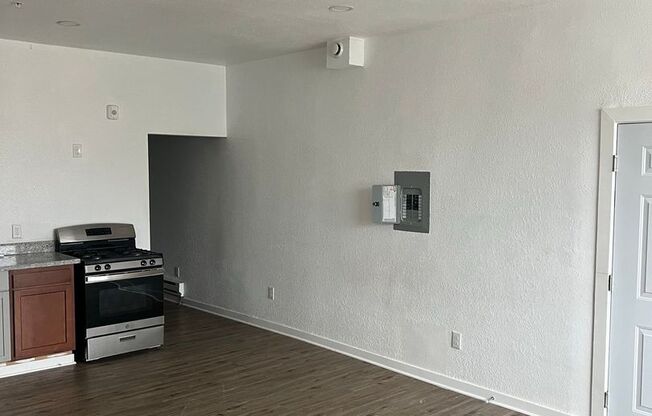 1 bed, 1 bath, 450 sqft, $995, Unit 109