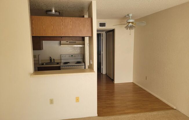 1 bed, 1 bath, 600 sqft, $799, Unit Unit 210