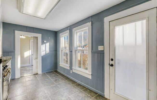 Charmer Close to Downtown!