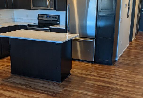 1 bed, 1 bath, 712 sqft, $1,400, Unit 404