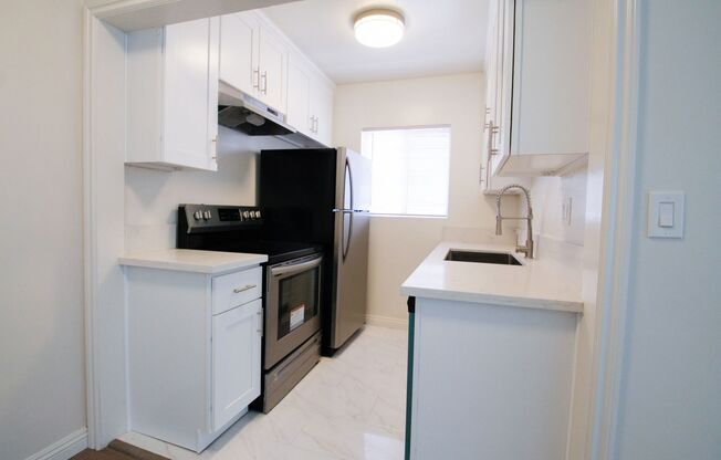 (6075) 15339 Weddington St.