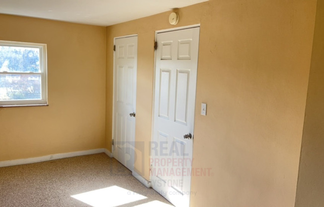 2 beds, 1 bath, $1,200