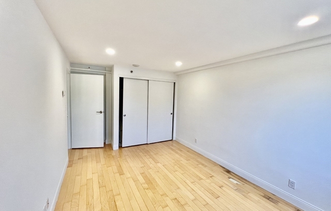 2 beds, 2 baths, 963 sqft, $3,950, Unit 1002