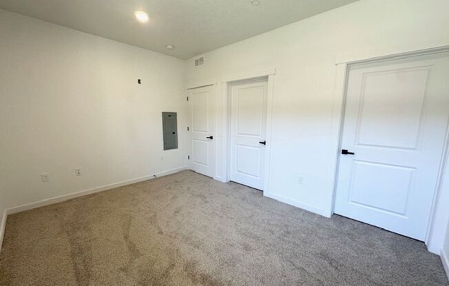 1 bed, 1 bath, 712 sqft, $1,275, Unit 4