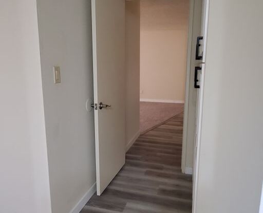 2 beds, 1 bath, 780 sqft, $2,500, Unit 327