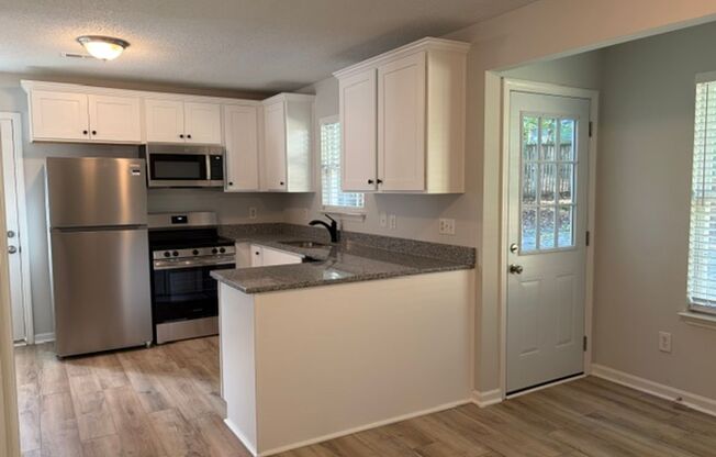 Gorgeous 3BD/2BA ranch home in Holly Springs!
