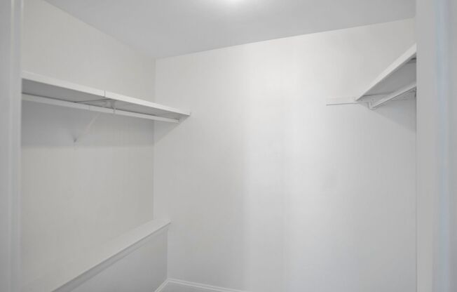 2 beds, 1 bath, 1,050 sqft, $2,600, Unit 71-2