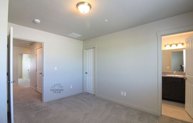 5747 W ALBANY PL