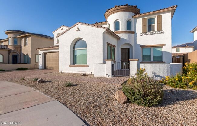 Breathtaking 5 bedroom home in Surprise!