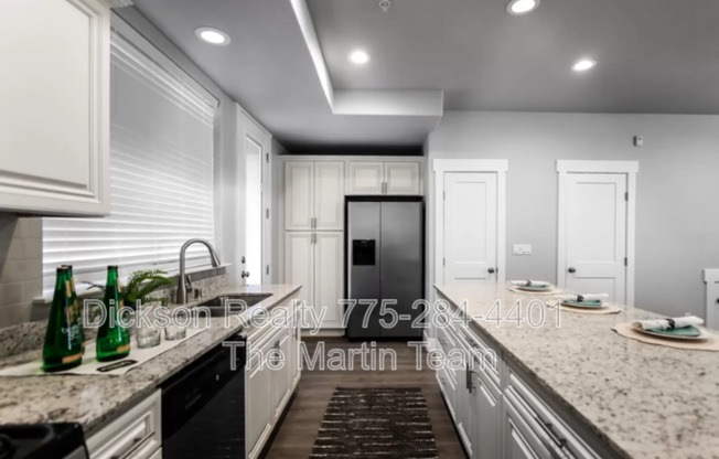750 BLUFFS CT