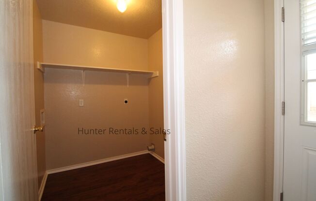 2 beds, 1.5 baths, $850, Unit Unit C