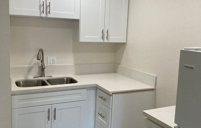 Studio, 1 bath, 500 sqft, $1,275, Unit 213