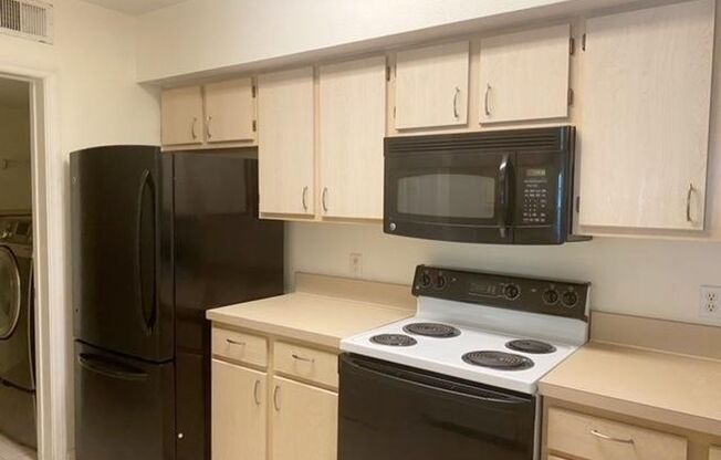 2/2 Condo with Pond View