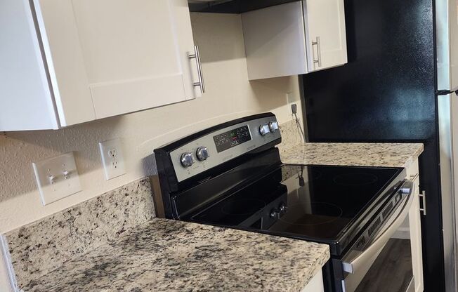 2 beds, 1 bath, 875 sqft, $1,550, Unit 04