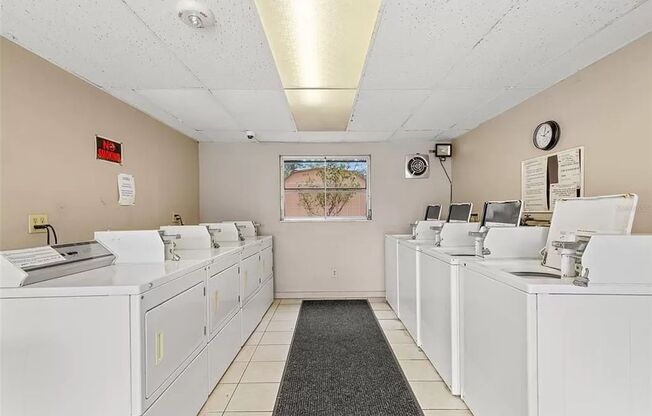 2 beds, 1 bath, $1,995, Unit APARTMENT A25