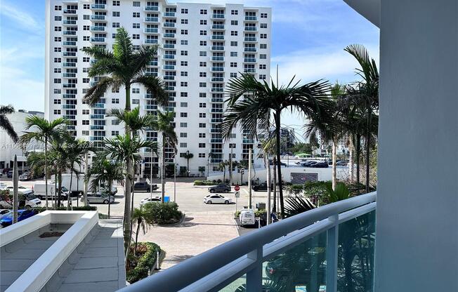3001 S OCEAN DR