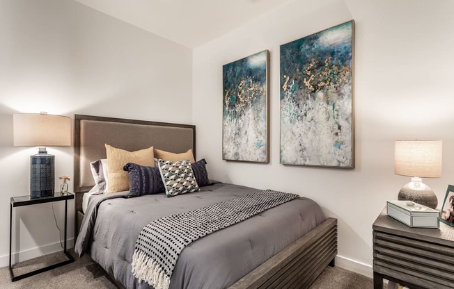 bedroom in apartment with cozy bed at Edge 35, Indiana