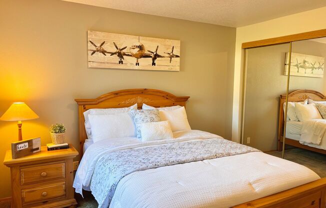 2 beds, 1 bath, 800 sqft, $1,699, Unit 8007