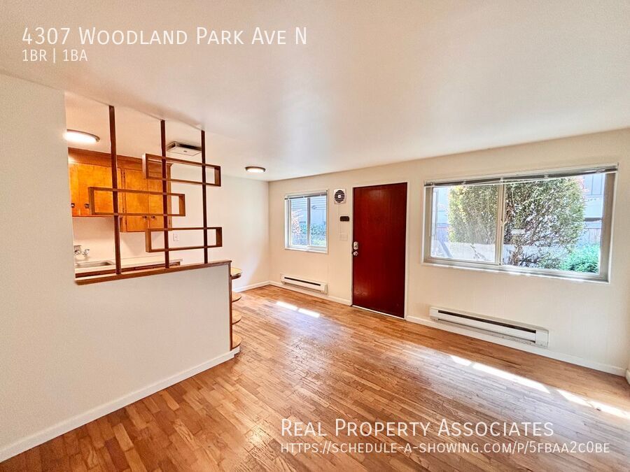 4307 WOODLAND PARK AVE N