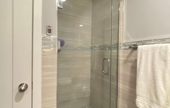 1 bed, 1 bath, $1,395, Unit Apt 27