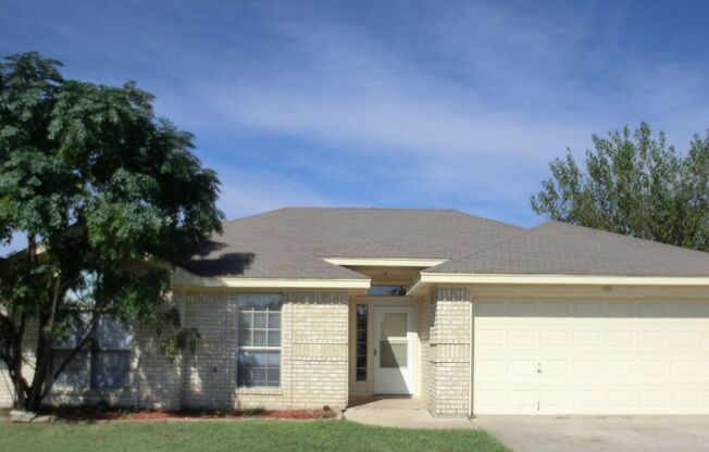 3 beds, 2 baths, $1,400