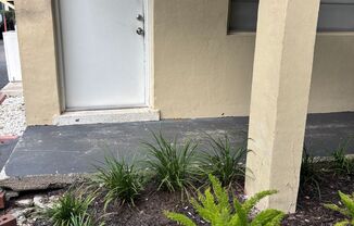 2 Bed/ 1 Bath -Central location - Parking