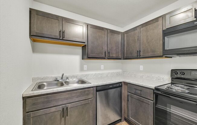 3 beds, 3 baths, 1,022 sqft, $1,369, Unit 13-302