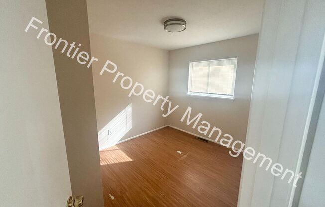 2 beds, 1 bath, $1,200