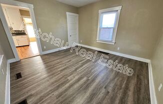 3 beds, 1 bath, $995