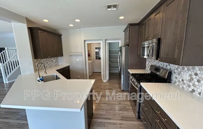13793 W COUNTRY GABLES DR