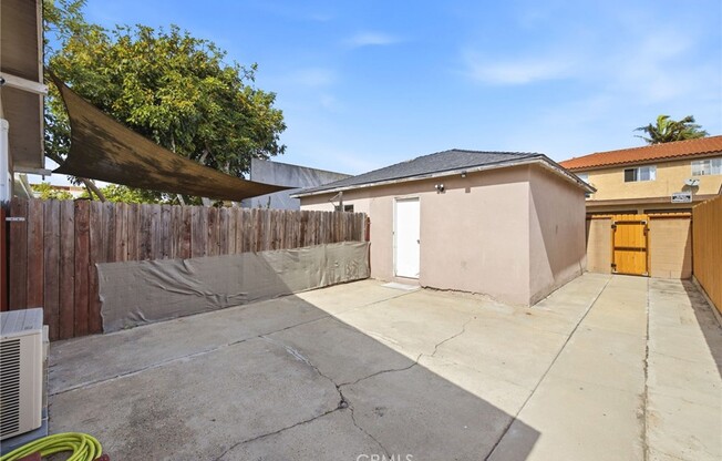 1 bed, 1.3 baths, 942 sqft, $2,050