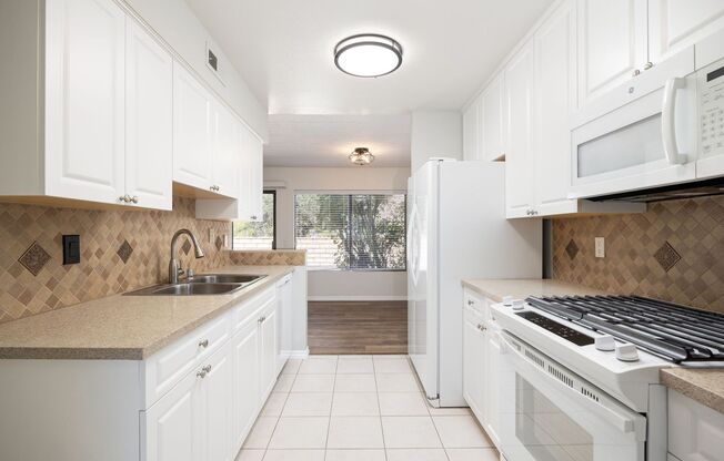 Price Reduced to $2,995 - Gorgeous updated 2 - level pristine townhome in Poway