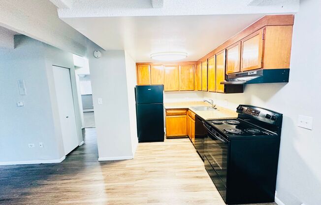 2 beds, 1 bath, 750 sqft, $1,595