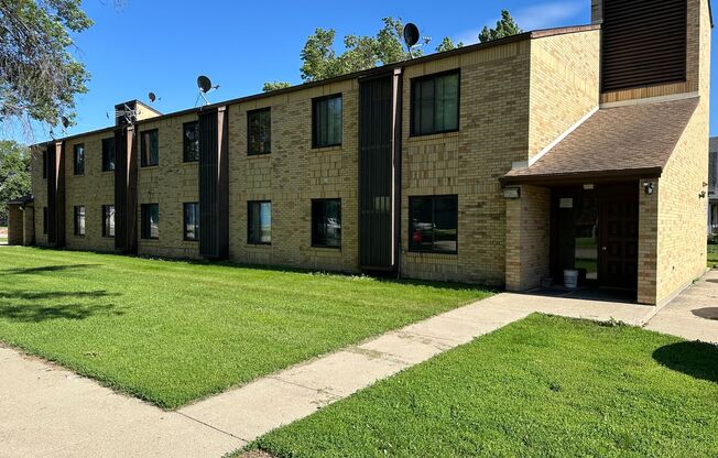 1 bed, 1 bath, $600, Unit 202