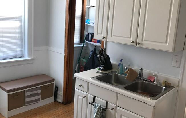 2 beds, 1 bath, 950 sqft, $1,680, Unit 4407-3A