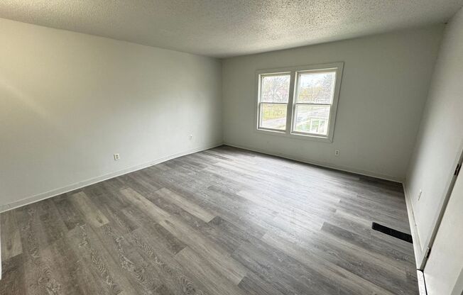 Completely Renovated 2-Bedroom Upper Apartment in South Bend – Section 8 Accepted!