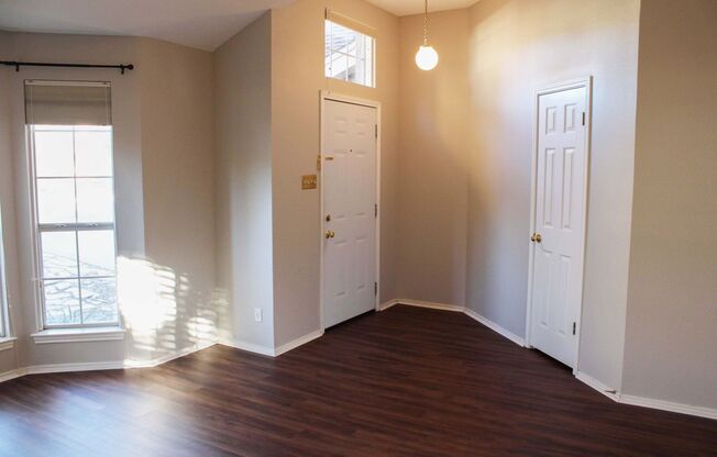 SPACIOUS 3-BEDROOM NEAR UTSA