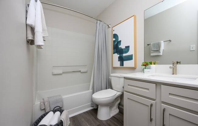 Retreat at McAlpine Creek - Bathroom