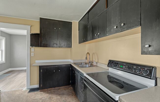 3 beds, 1 bath, $1,200