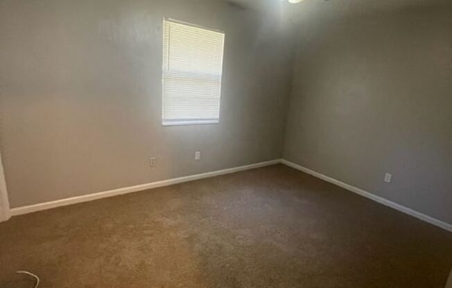 3 beds, 1.5 baths, 910 sqft, $1,400, Unit 4621 Autu