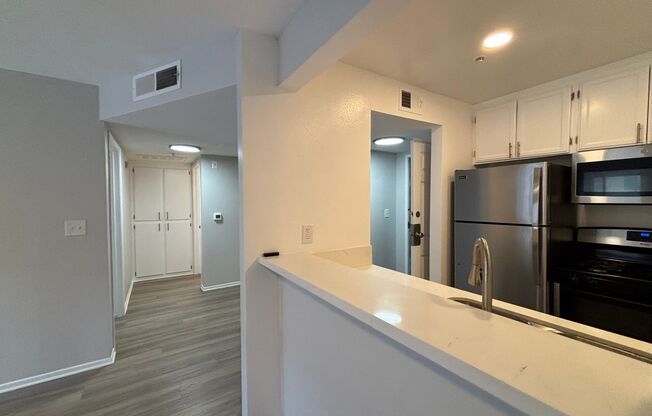 1 bed, 1 bath, 700 sqft, $1,748, Unit 219