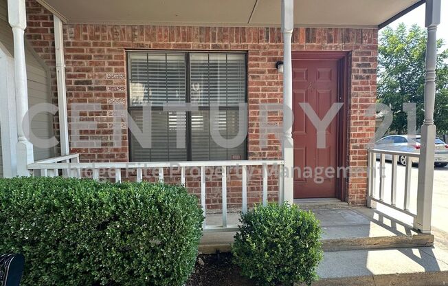 Great 2-Story 2/2.5 Townhome Close to UNT For Rent!