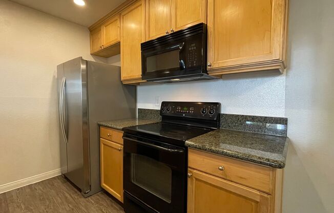 2 beds, 2 baths, 850 sqft, $3,060, Unit 813-08
