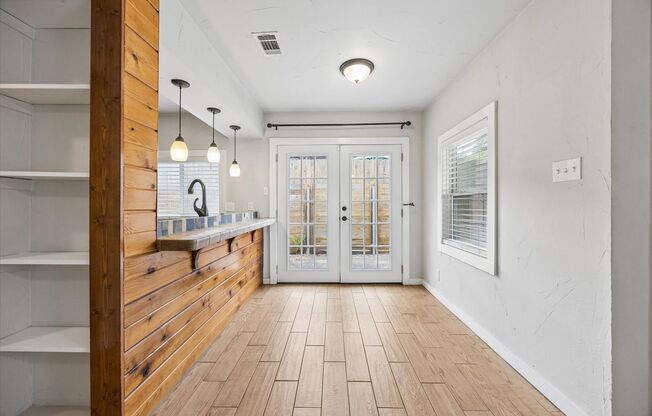 2717 Parker Lane