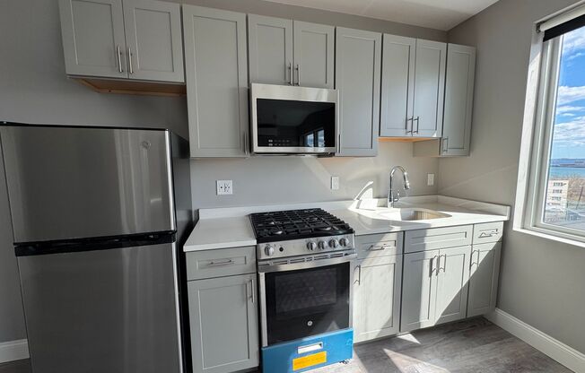 2 beds, 1 bath, 651 sqft, $2,700, Unit 511