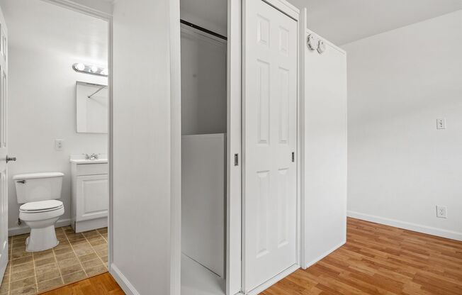 Studio, 1 bath, 355 sqft, $1,325, Unit 312