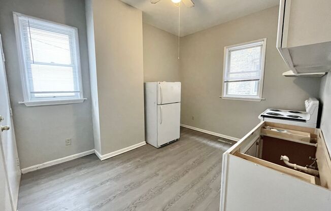 Studio, 1 bath, $850, Unit 1720-02