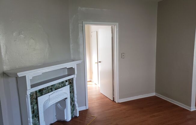 3 beds, 1 bath, $1,299, Unit 1