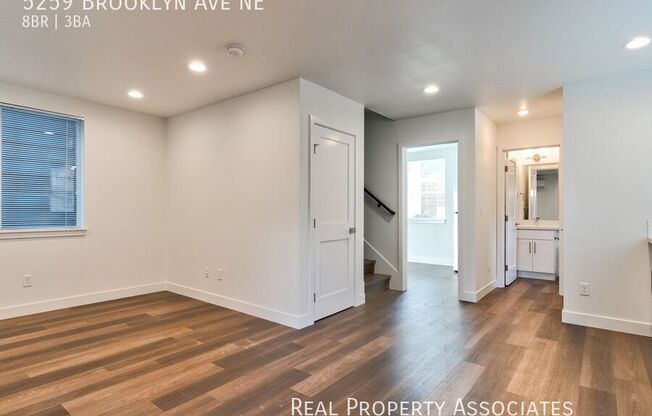 5259 BROOKLYN AVE NE